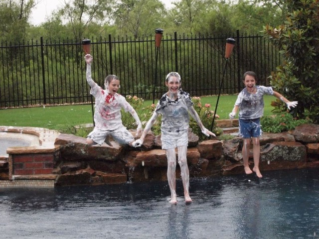 Shaving cream fight